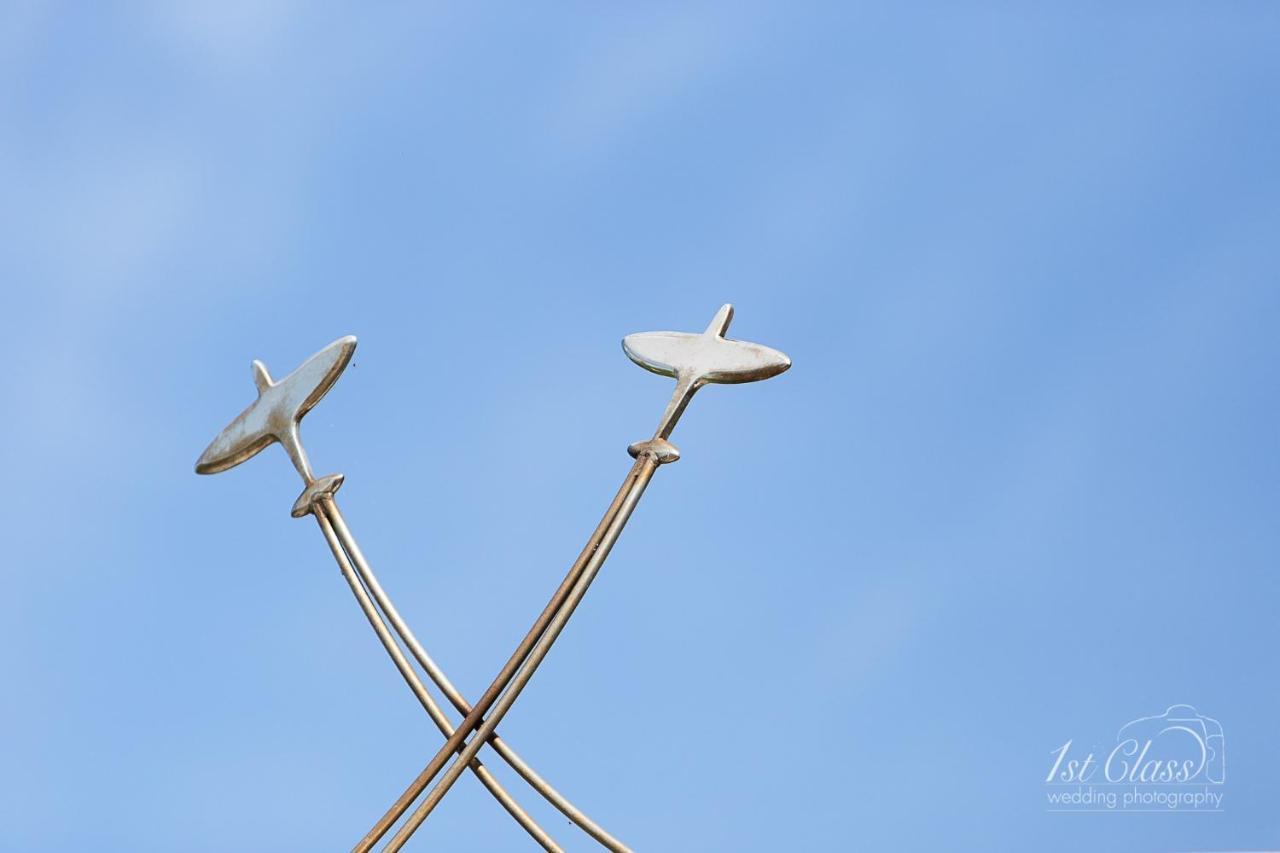 The Aviator Hotel Sywell エクステリア 写真