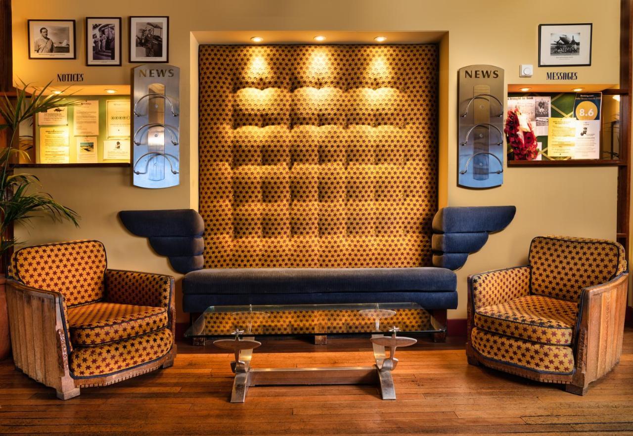 The Aviator Hotel Sywell エクステリア 写真
