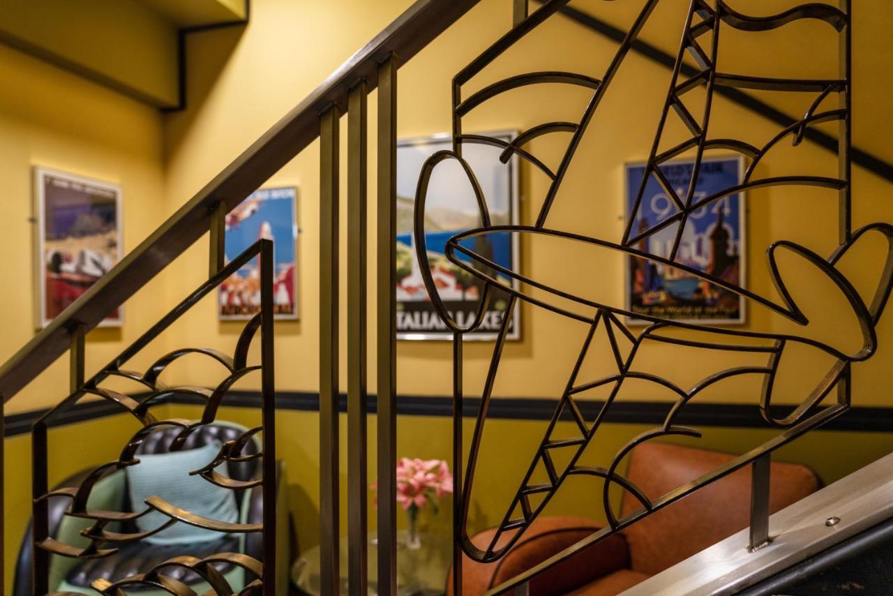 The Aviator Hotel Sywell エクステリア 写真