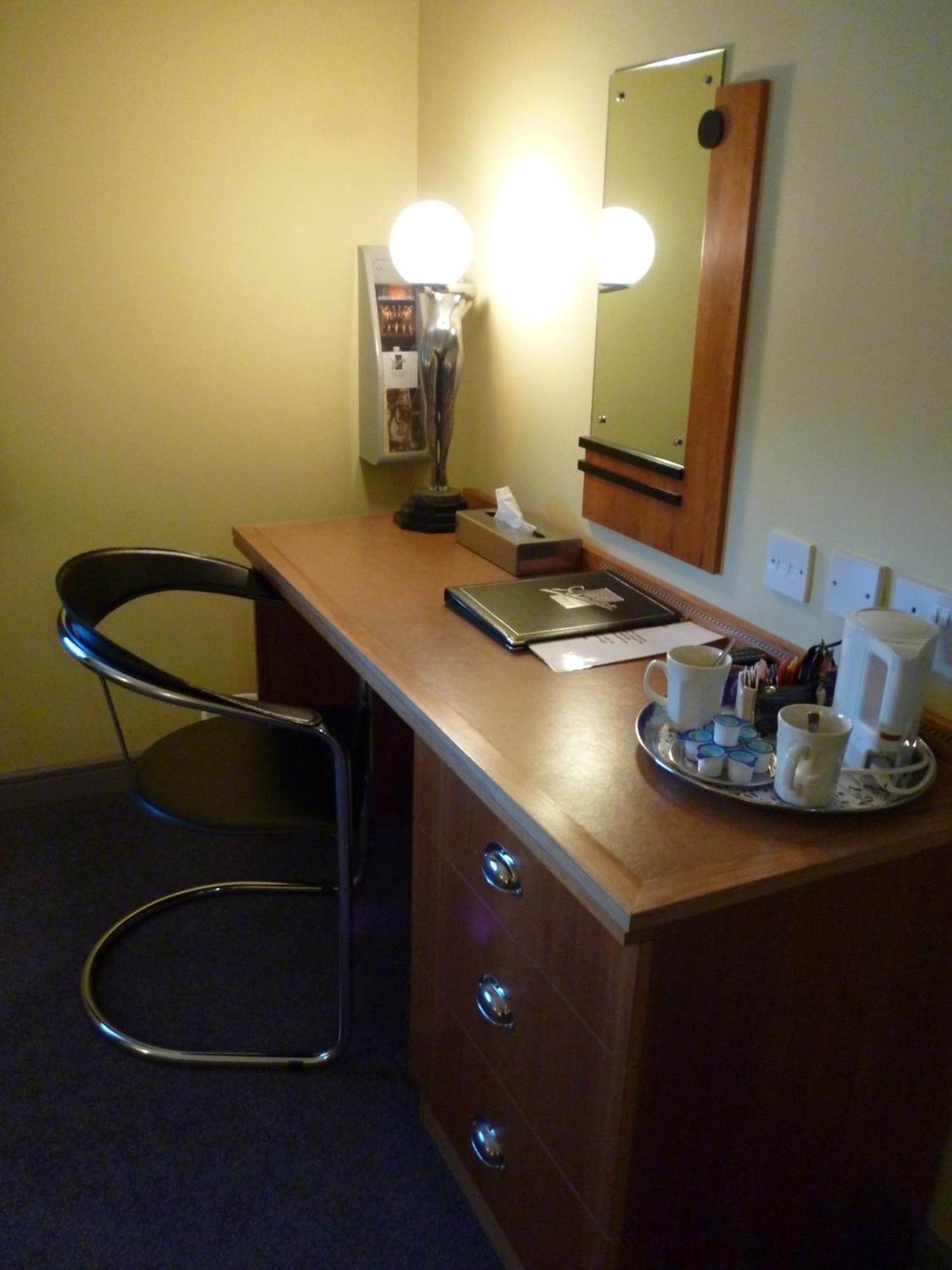 The Aviator Hotel Sywell エクステリア 写真